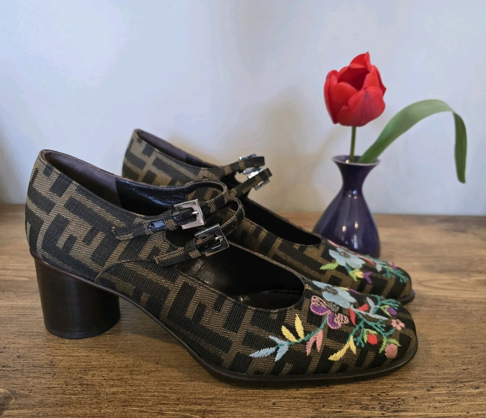 FENDI Zucca 女式刺绣 Mary Janes,尺寸 7.5 M,全新带盒复古 1999 — 第 2/4 张图片