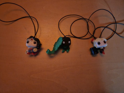 Hang Your Favorite DC Comic Heroes Kinder Joy Toy From Your Car Mirror NEW - Picture 7 of 11