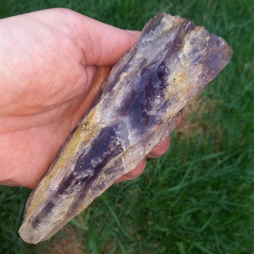 Amethyst Candel Nadel Amethyste Nr.9 Kristall Kerze Chevron 0,38Kg Spitze 15cm Amethyst Candel Nadel Amethyste Nr.9 Kristall Kerze Chevron 0,38Kg Spitze 15cm