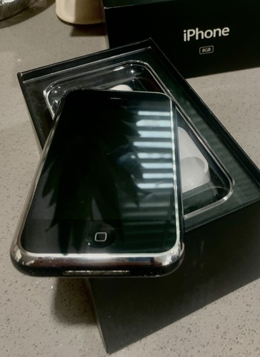 Apple 1st Gen iPhone 2G - 8 GB MA712LL/A A1203 - Unlocked  MiNT - Picture 3 of 19