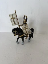 Schleich White Gold Cross Crusader Knight Horse Flag Shield Sword Retired 70034