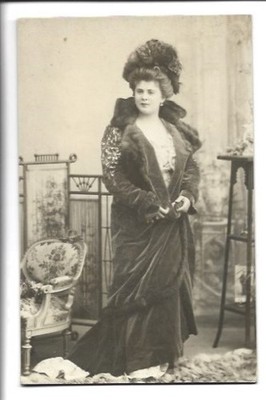 XX2984/ Kabinettfoto  feine Dame Atelier Blum Frankfurt /  Berlin ca.1905 