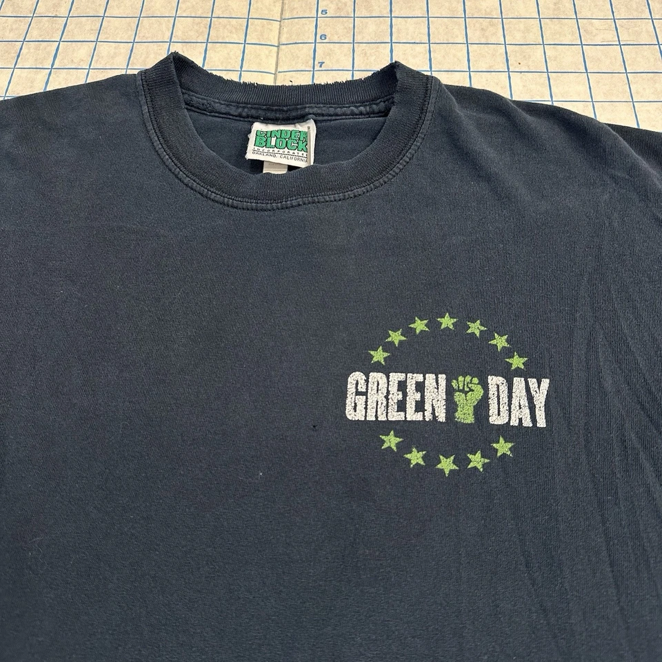 Vintage Green Day American Idiot Band Tee T-Shirt Faded Punk Rock Cinderblock - Image 4 of 4