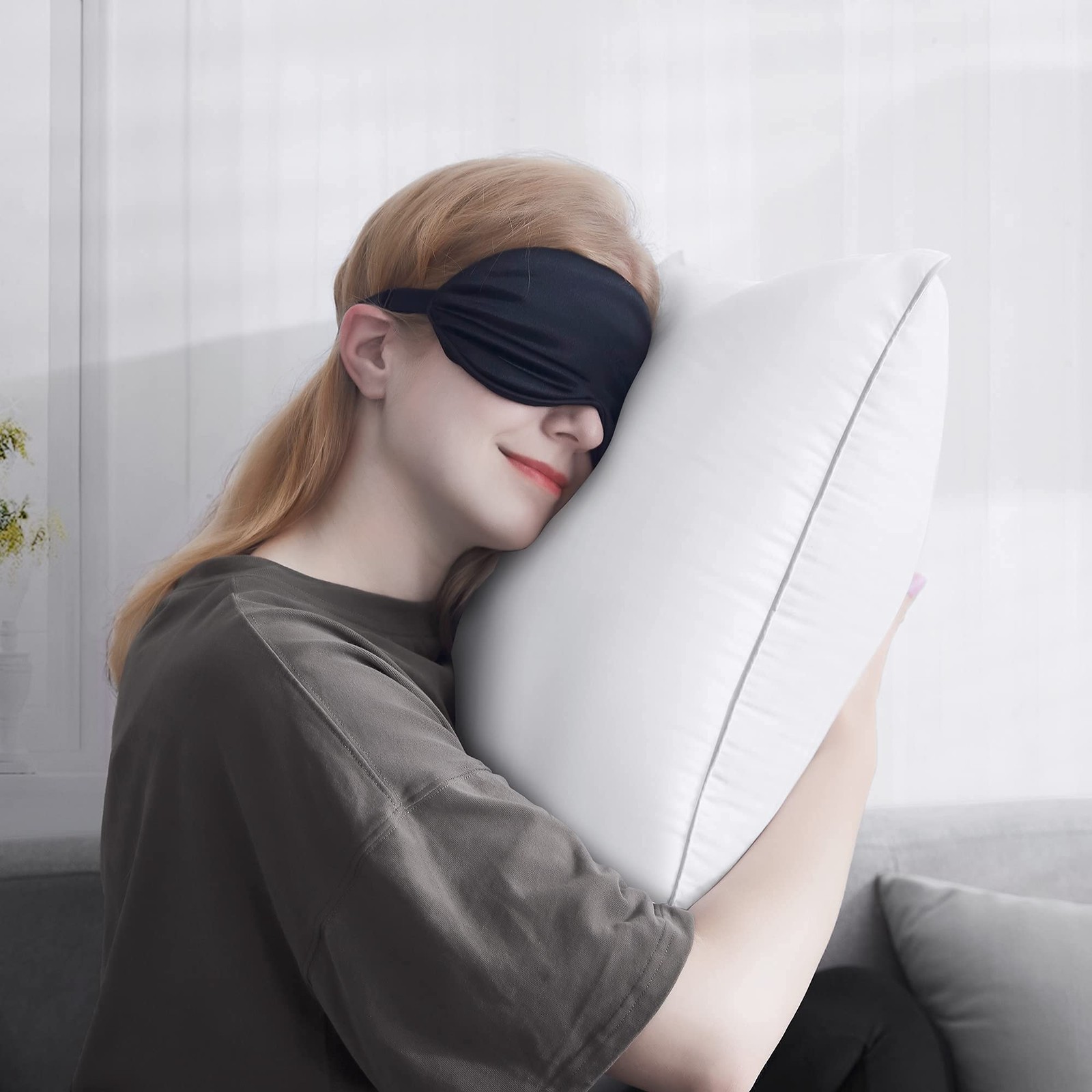 FAVRIQ 18 x 18 Pillow Inserts (Set of 2) - 18 Inch Square Interior Sofa Throw