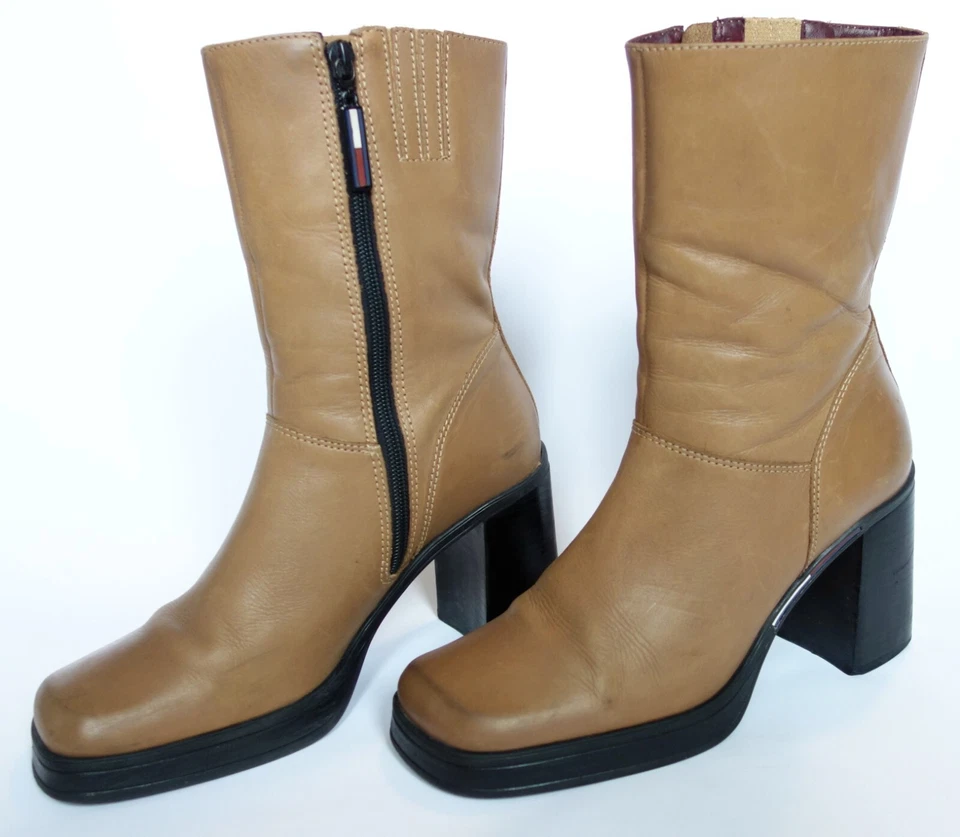 Botas femininas plataforma biqueira quadrada couro marrom vintage anos 90 Y2K Tommy Hilfiger 8,5 - Imagem 2 de 4
