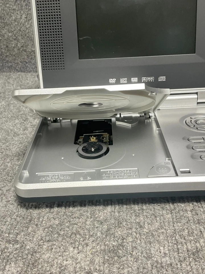 Durabrand 便携式 CD/DVD 播放器 💿 PVS‐1966 杜比数字 LCD — 无充电器 — 第 2/4 张图片