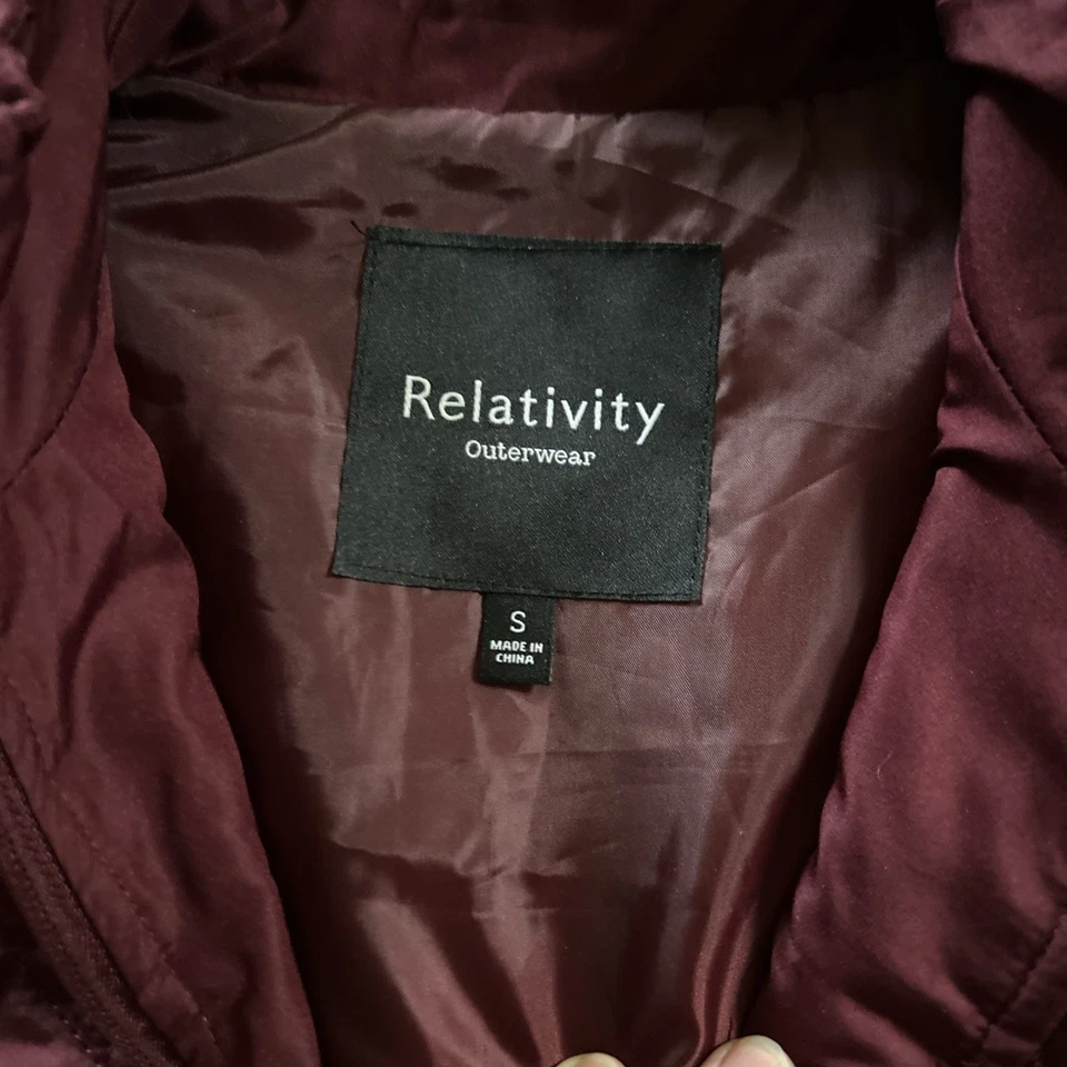 NEW Relativity Women’s Quilted Full Zip Sleeveless Burgundy Vest Size Small Nice - Image 4 of 4