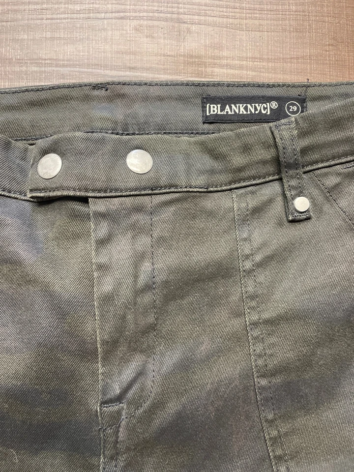 Pantalones en blanco con cremallera/puño elástico de Nueva York (29) Foto 2 de 4