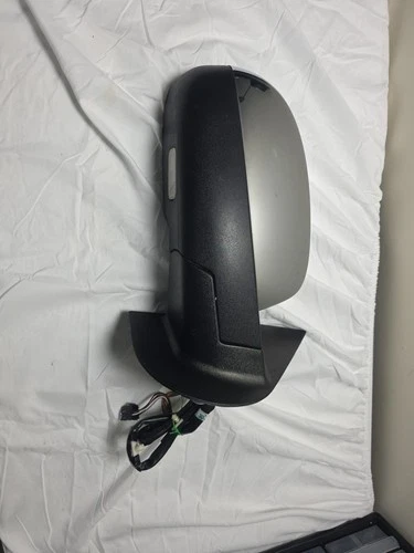 09-14 SILVERADO,TAHOE / GMC SIERRA, YUKON OEM RH DOOR MIRROR 20756950 CHROME