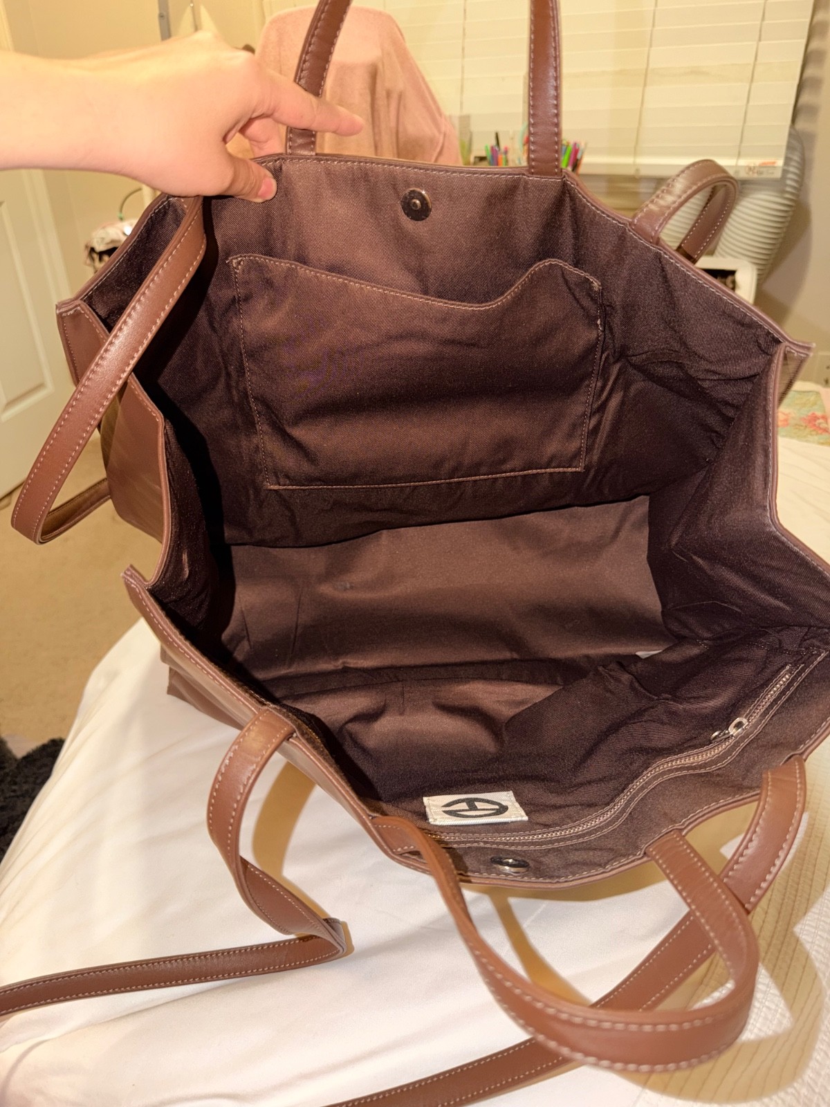 telfar large chocolate bag — image 4