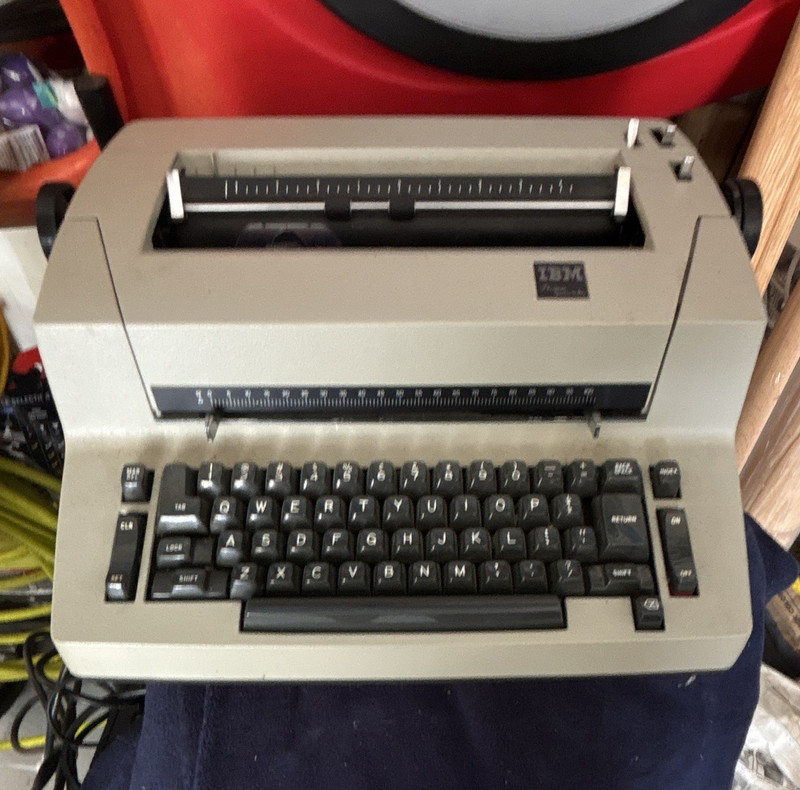 IBM Selectric Series Electric Typewriter Gray/Beige MPN Selectric with cartridge