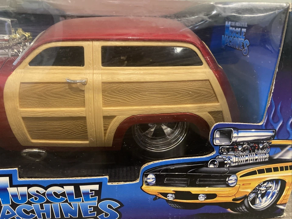 Muscle Machines 红色 '50 福特伍迪 Funline 1: 18 比例带盒 — 第 4/4 张图片