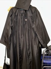Graduation Gown and Cap - Black - Unisex - Excellent Condition - Worn Once 