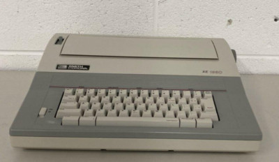 Smith Corona Electric Typewriter XE-1950 / 5A-1 W/ Word Erase & Correction