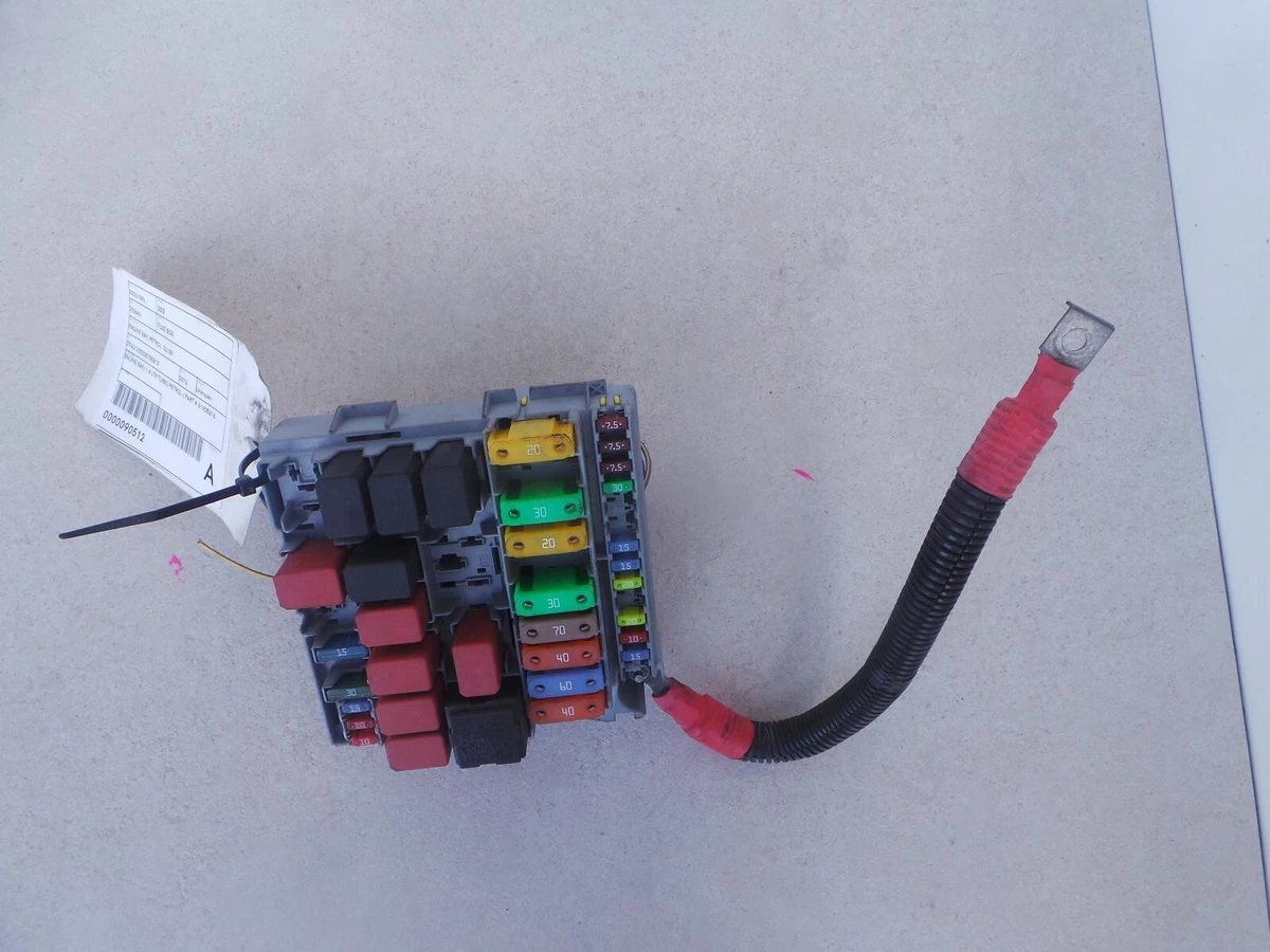 FIAT 500 FUSE BOX IN ENGINE BAY 1.4LTR TURBO PETROL PART
