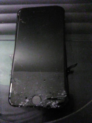 USED APPLE IPHONE 7 A1660 AS IS FOR PARTS broke
