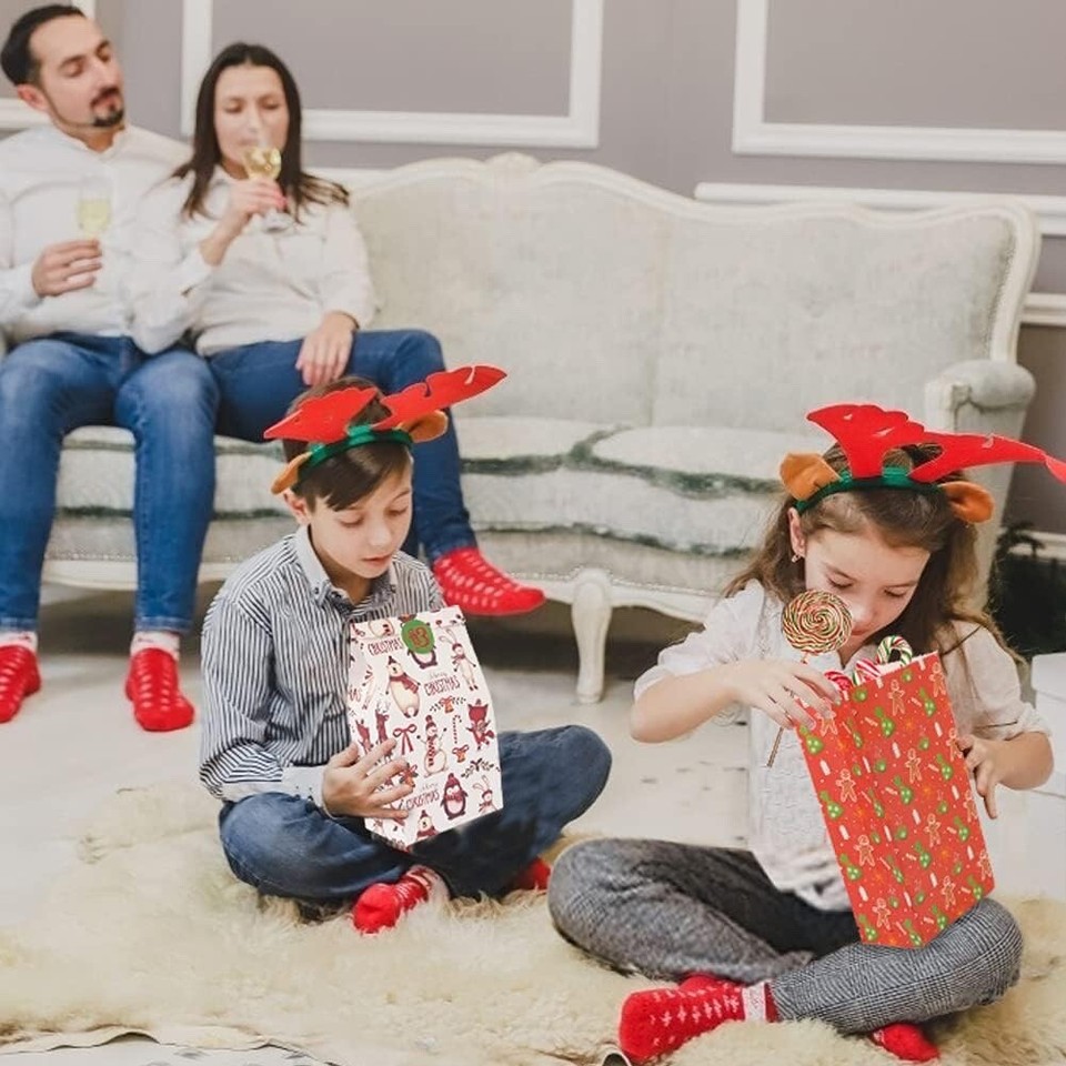 Christmas Paper Candy Bags, 24PCS Christmas Bags with Gift Tag