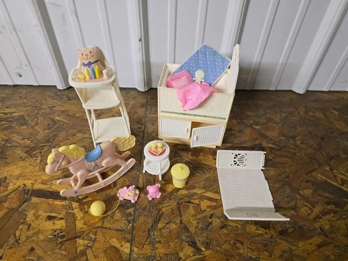 VTG 1984  Barbie Doll Heart Family Nursery Baby Furniture & Accessories Mattel