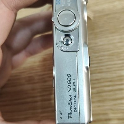 Canon SD600/ IXUS 60/IXY 70 Digital Camera 6 MP 3X Optical Zoom