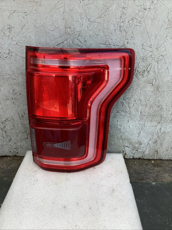 2015-2017 FORD F150 RIGHT RH PASSENGER SIDE TAIL LIGHT OEM W/ BLIND SPOT