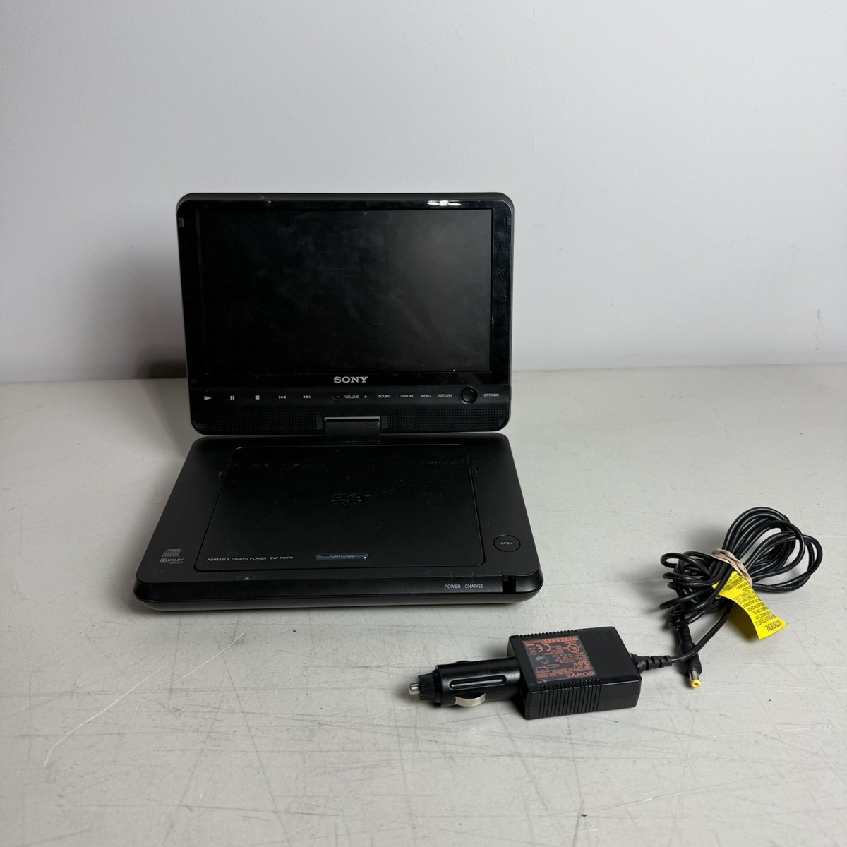 Sony DVP-FX970 Portable DVD Player (9