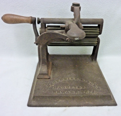 ANTIQUE KNOX CAST IRON FABRIC CRIMPER FLUTER PATENTED 1866 NEWARK