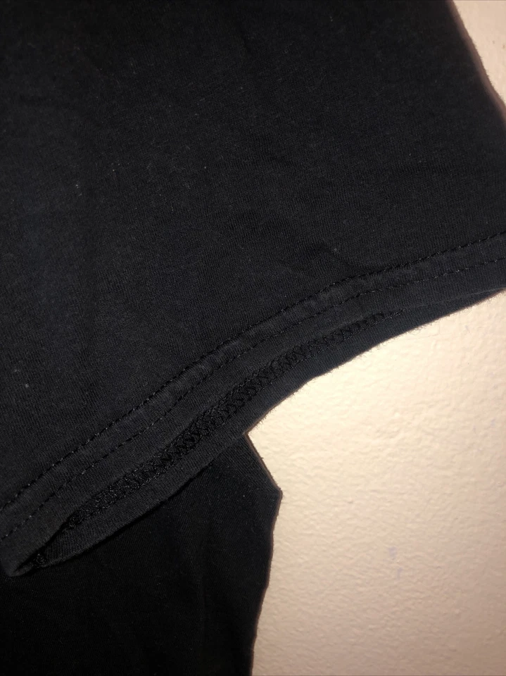 Threadless T Shirt  Men Size M Design By Tatka Waskitho Pre Owned Gd Cond.  - Imagem 3 de 4