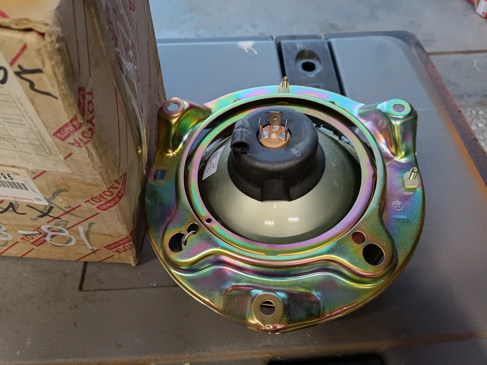 TOYOTA STOUT RK110 НОВЫЙ GENIUNE ЛЕВАЯ ФАРА 81150-39495 - Изображение 3 из 3