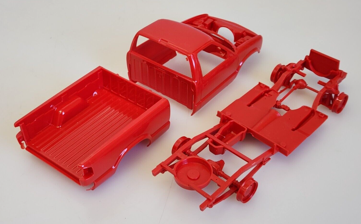 Lindberg GMC Sonoma SLS 4x4 Highrider Big 1/20 Scale Truck Model