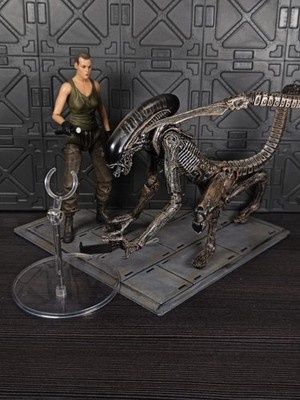 NECA Dog Alien + Ripley Alien 3 als Set Original NECA Neuwertig selten