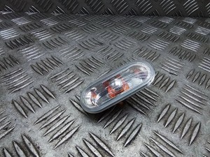 VW CADDY III Furgon 2KA, 2KH, 2CA, 2CH Kotflügelblinker vorne rechts 26682211