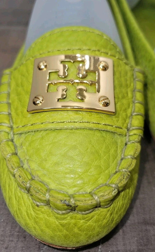 Tory Burch Kendrick Gold T Logo Lime Green Pebbled Leather Loafers Sz 9.5 - Image 3 of 4