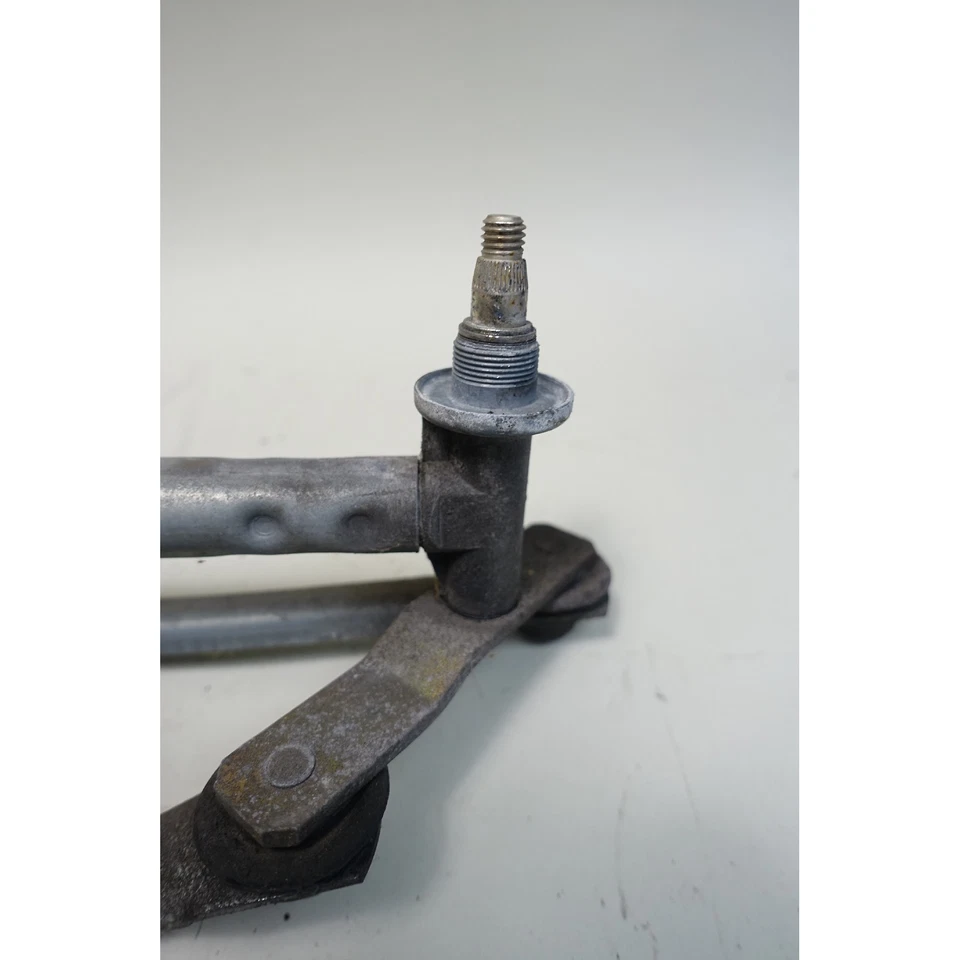 Acoplamiento limpiaparabrisas con motor BMW E30 serie 3 OEM Foto 3 de 4