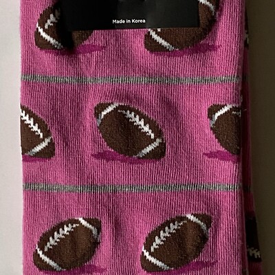 Hot Sox Football Crew Socks Pink Women s New NWT Sports Sporty NFL  9-11 Sz 4-11