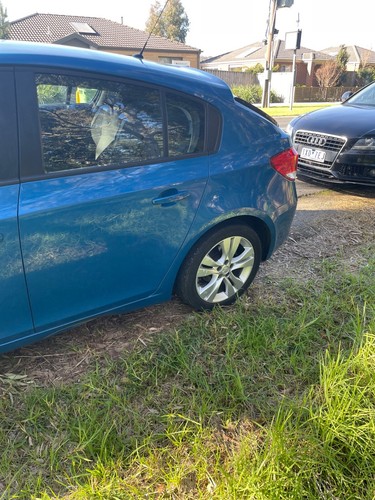 Holden Cruze 2014 equipe sports edition. low kms 1 elderly owner. as new - Picture 19 of 21