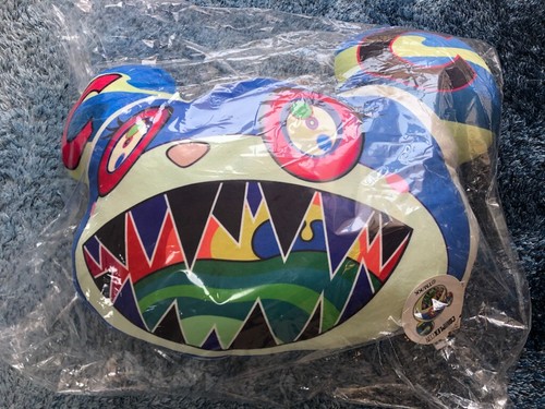 murakami ursa pillow