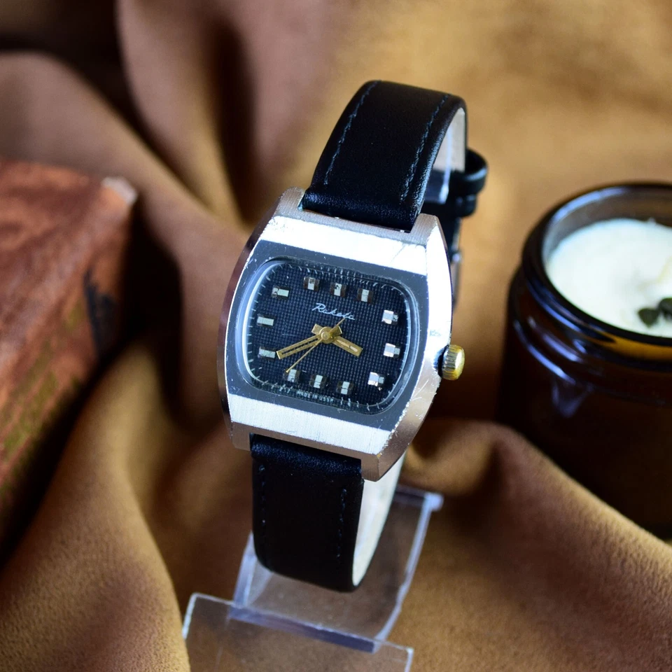 Reloj Pulsera Raketa Soviético URSS Vintage Mecánico Hombre 2609 Reparado Foto 4 de 4