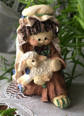 ENESCO CUTE AS A BUTTON NATIVITY FIGURINE - SHEPHERD