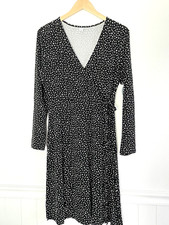Old Navy Classic Wrap Midi Dress Women's Size Medium NEW Preppy Neutral G33
