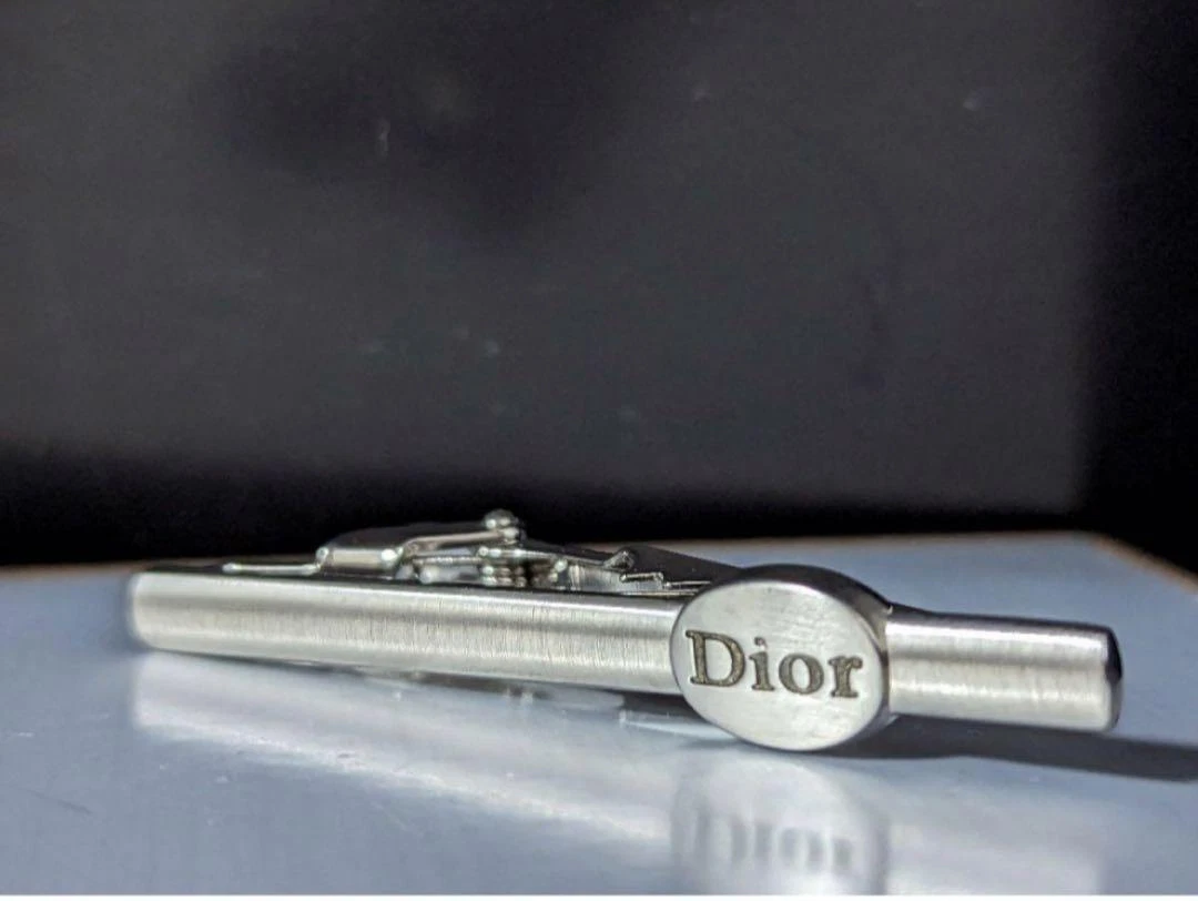 ◇Christian Dior épingle à cravate base argentée avec 6 cm bijoux homme sans étui jamais utilisé
