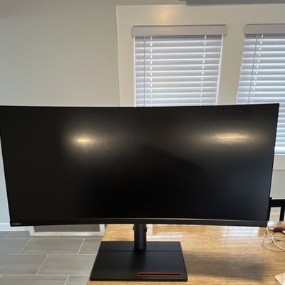 Lenovo ThinkVision P40w-20 Computer Monitor used for 1 year