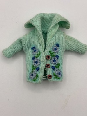Possible Blythe doll sweater? Knitted sweater no tags.