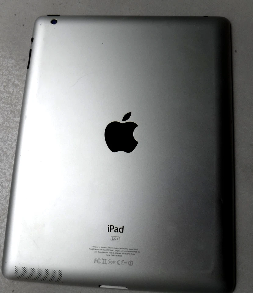 Apple iPad 3. Gen. (A1416) 32GB, 9,7 Zoll, Silber, WiFi - ohne Ladekabel