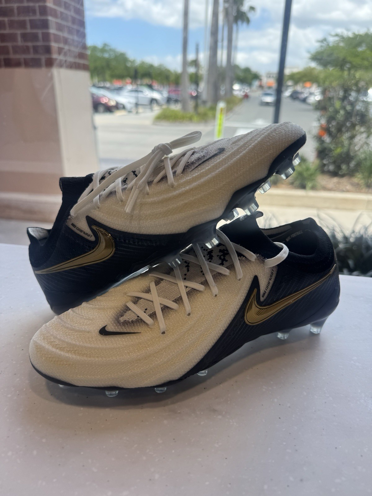 Mens 7 / Womens 8.5 - Nike Phantom GX 2 Elite AG Pro Soccer Cleats FQ8927-100