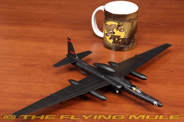 Hobby Master 1:72 U-2S Dragon Lady USAF 99th ERS, 9th RW #80-1083 Foto 4 de 4