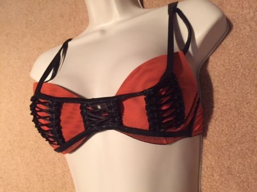 LA PERLA ITALY(Marvel) RESBACBSTRINGA LACE Bra Size 34 Made in AUTHENTIC LA PERLA ITALY(Marvel) RESBACBSTRINGA LACE Bra Size 34 Made in AUTHENTIC