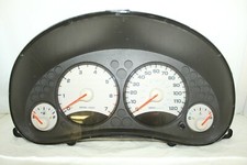 Speedometer Instrument Cluster Dash Panel Gauges 03 Jeep Liberty 142,207 Miles