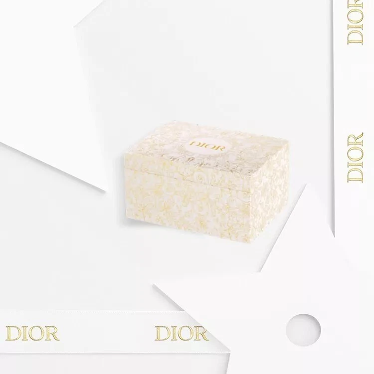 Coffret boîte à bijoux Dior vacances VIP cadeau anniversaire grand mariage disney fille 