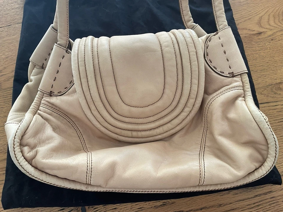 Bolso de hombro de cuero Mimco - debajo del radar - en panqueque PVP $395 Foto 2 de 4