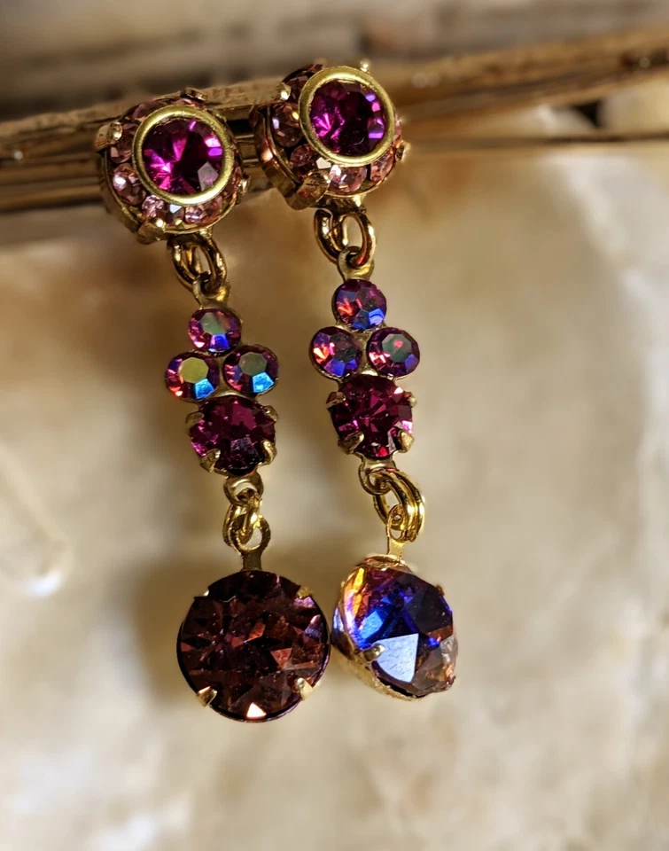Pendientes desplegables enchapados en oro rosa fucsia AB y flor de cristal de Swarovski  Foto 4 de 4